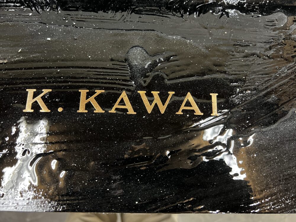 KAWAIグランドピアノ鍵盤蓋の塗装修理